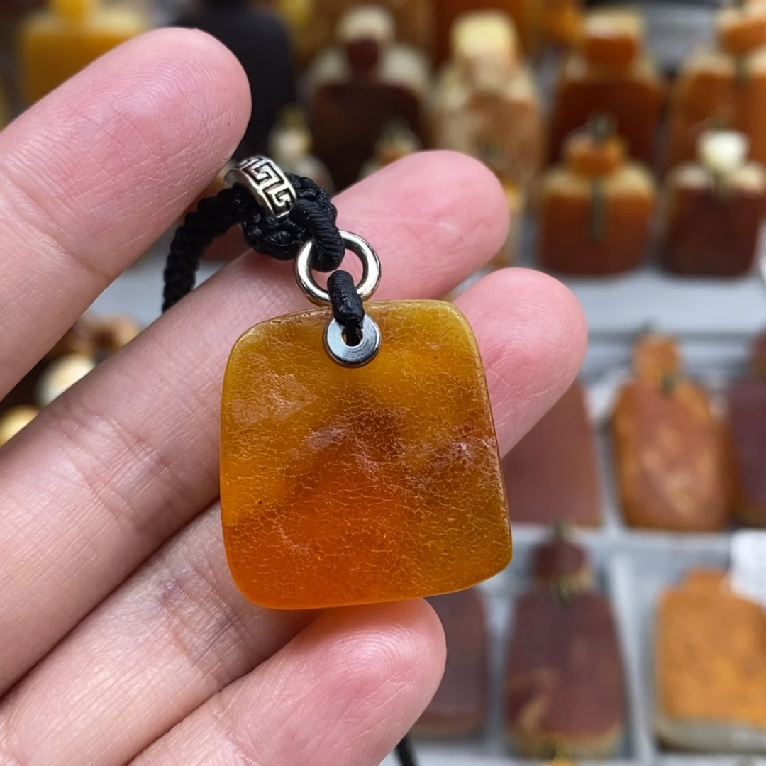 蜜蜡未镶嵌珠宝奇石