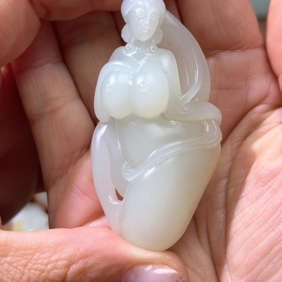 和田玉颈饰未镶嵌大*