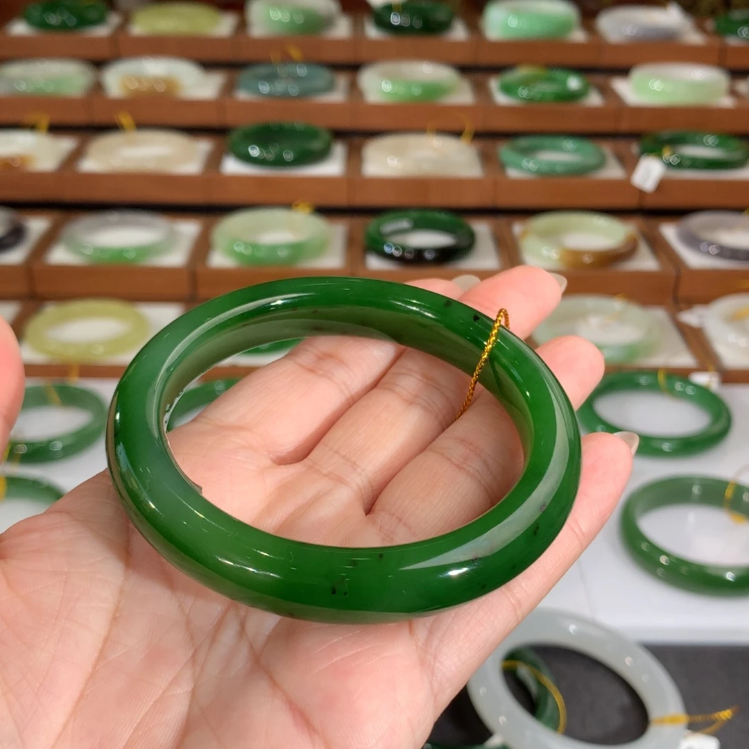 和田玉（碧玉）未镶嵌手镯
