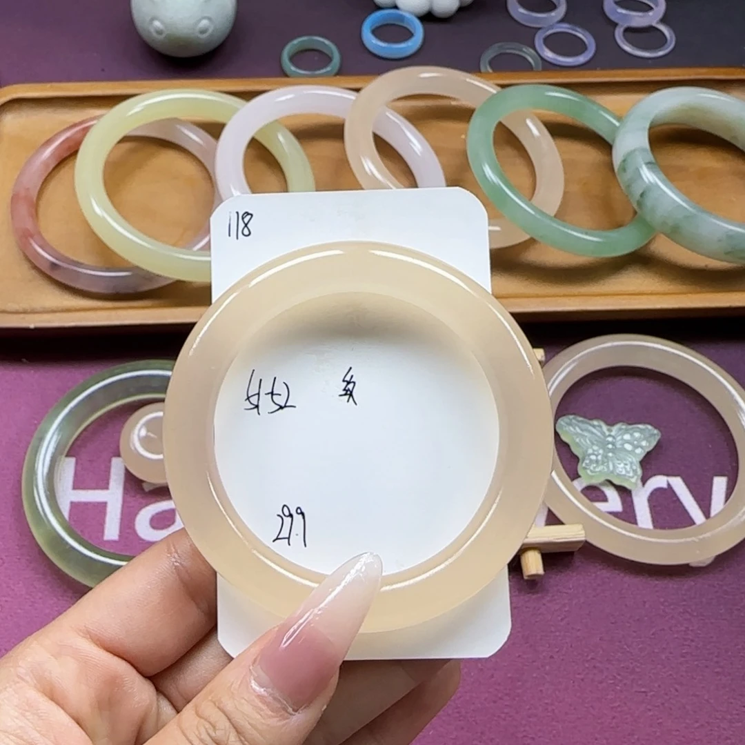 石英质玉手镯未镶嵌118