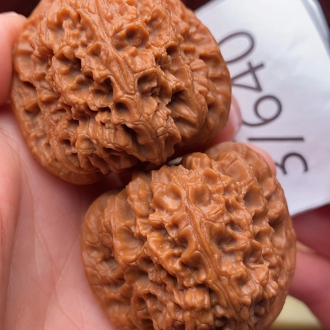 文玩核桃把件44三角疆水晶皮