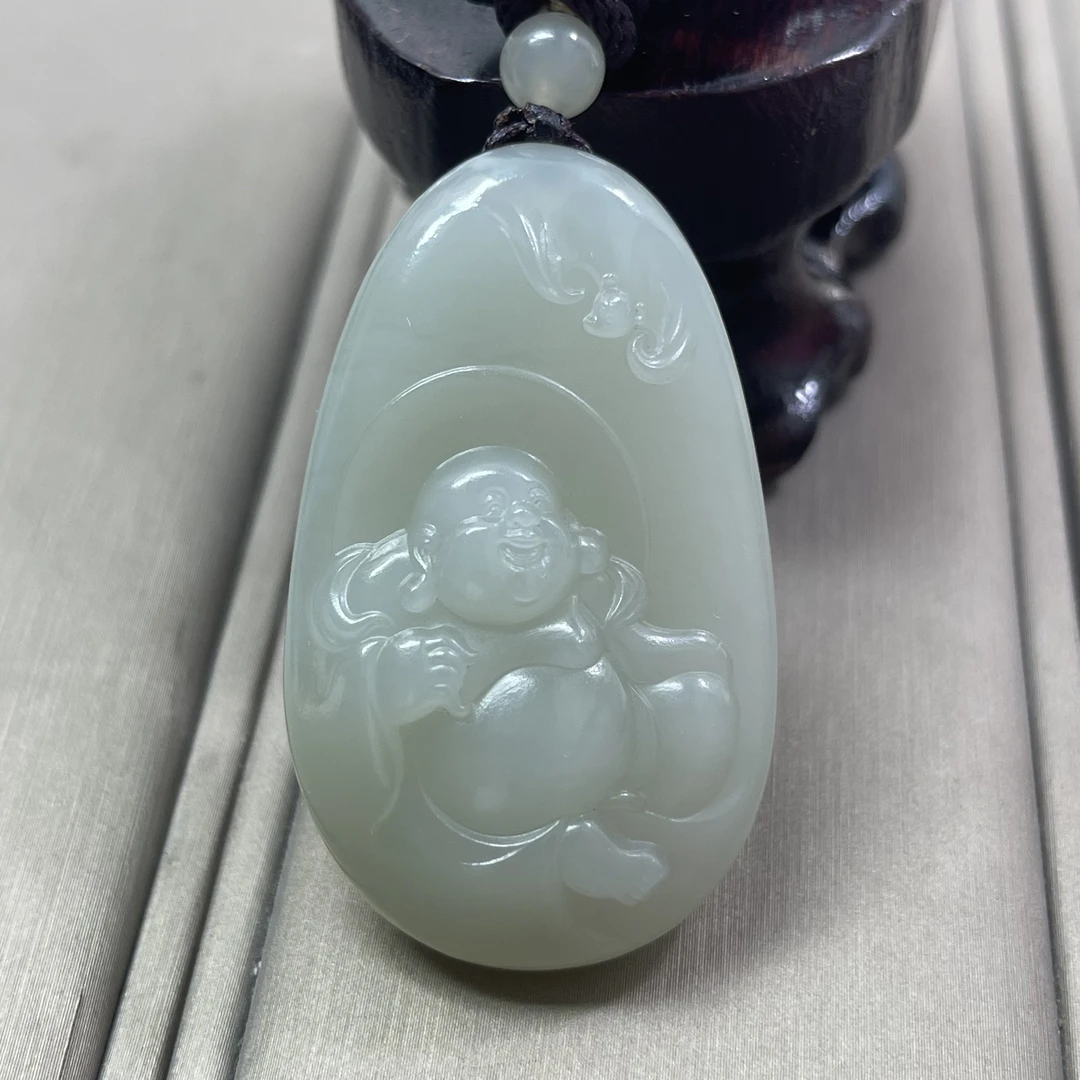 天然新疆和田玉且末青白佛公弥勒挂件细腻过灯浑厚一物一证冰底