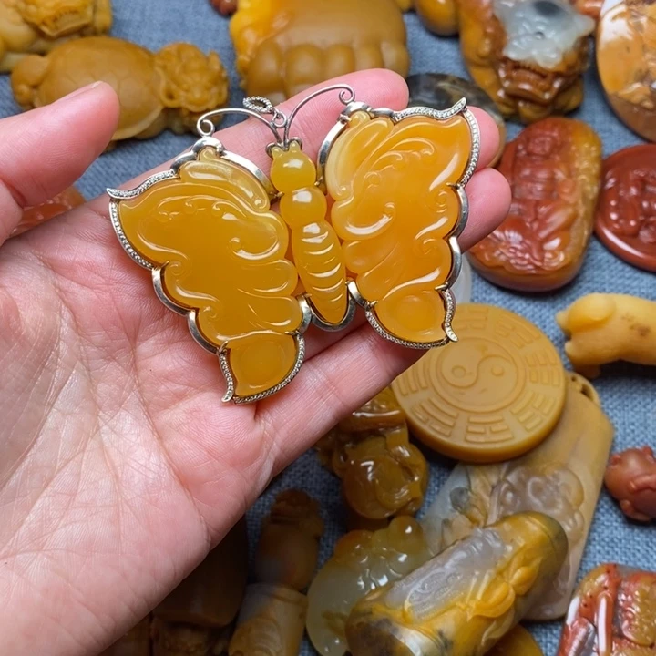 石英质玉（黄龙玉）合金颈饰