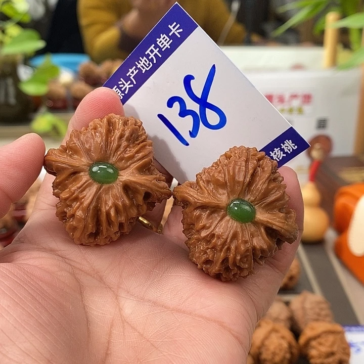 文玩核桃把件40手盘镶嵌南疆石138号