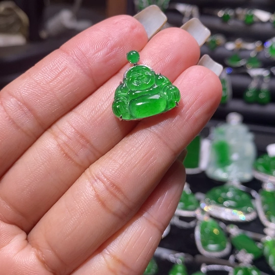 翡翠颈饰18K金镶嵌佛公吊坠