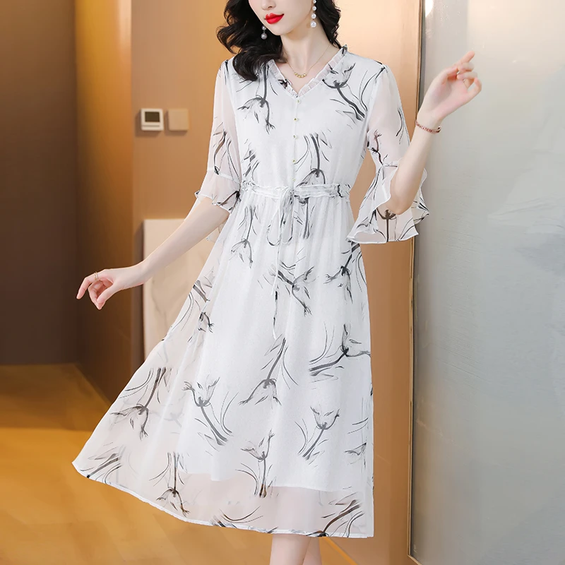（和风花影）2025年夏季蚕丝V领扎染印花高腰显高显瘦气质连衣裙