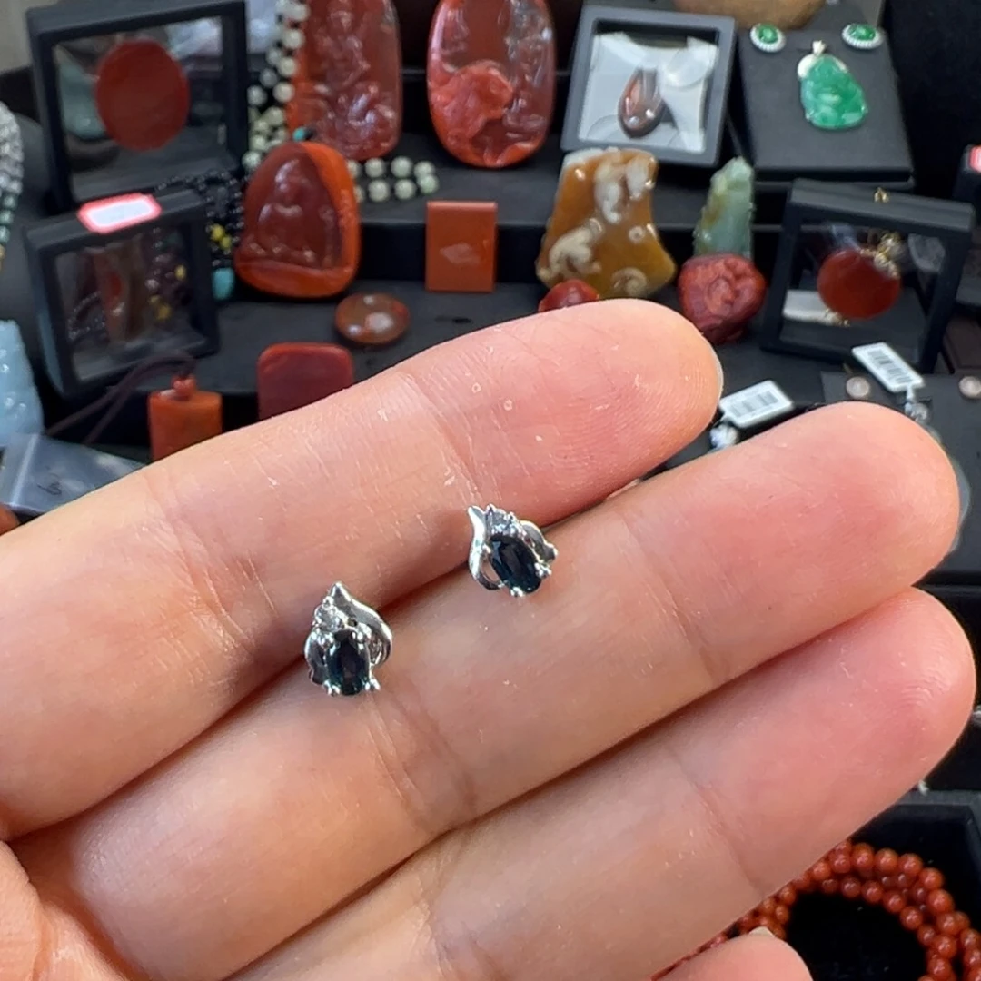 蓝宝石耳饰18K金镶嵌