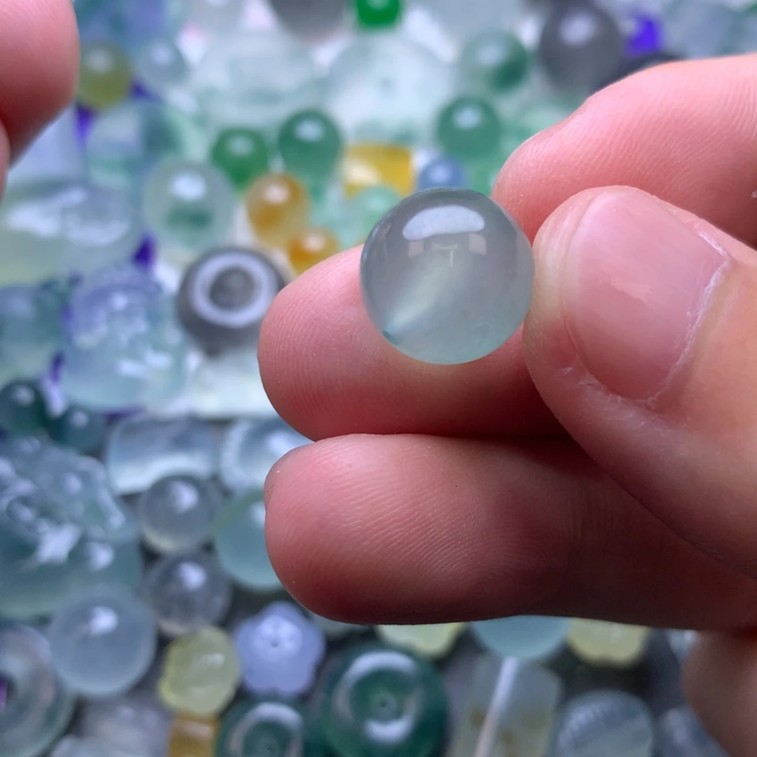 定制翡翠未镶嵌挂件