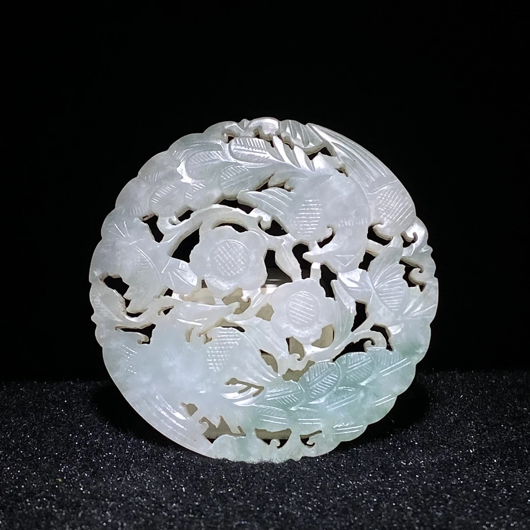 臻藏（8A）翡翠镂空玉牌挂件2501100119