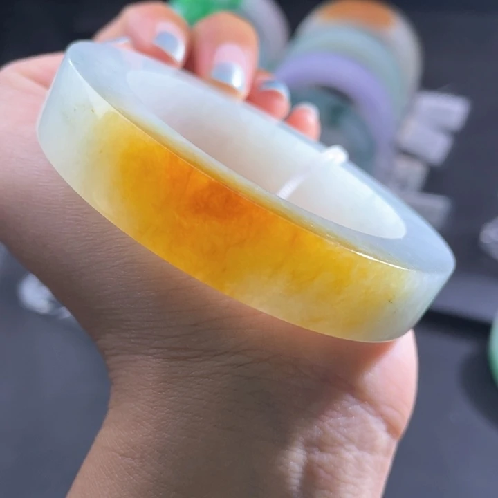 未镶嵌手镯定制翡翠