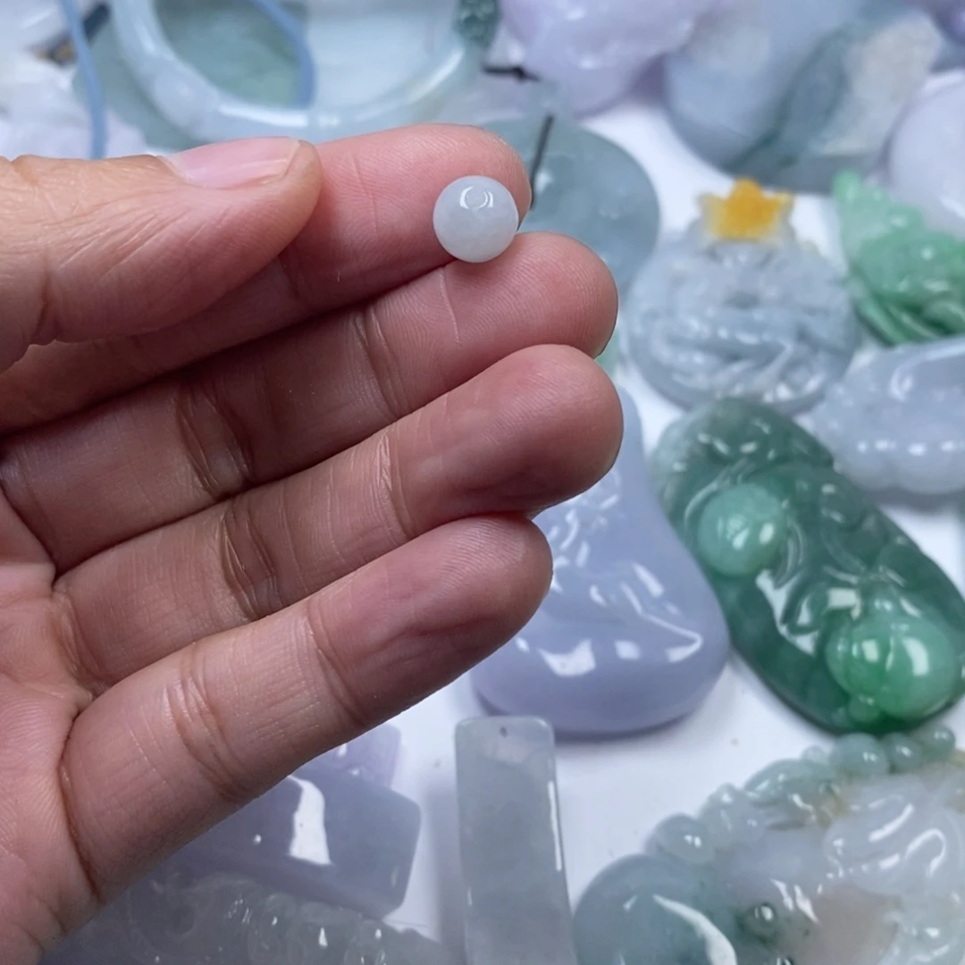 颈饰未镶嵌翡翠红*轩翡翠