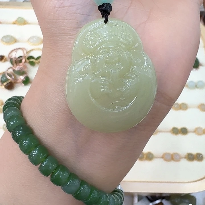 石英质玉颈饰合金