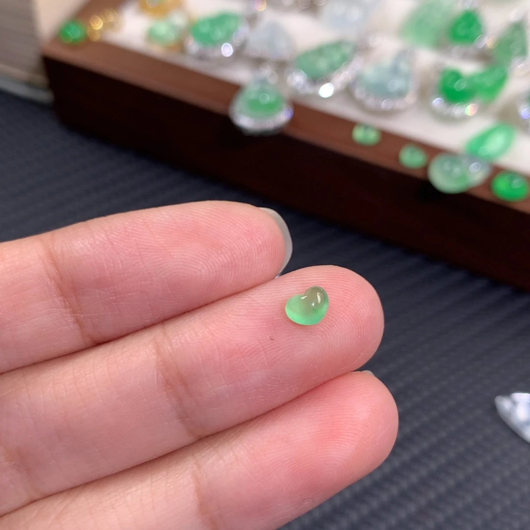 颈饰未镶嵌翡翠爱心