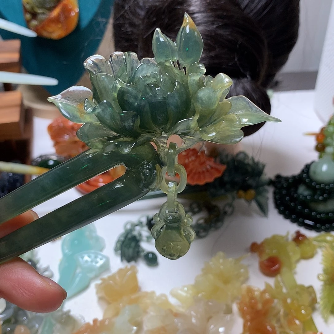 小***儿未镶嵌蛇纹石玉发饰