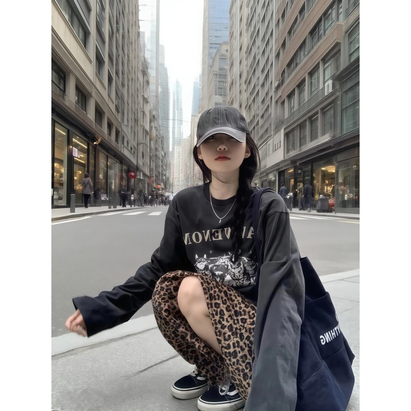 韩版休闲慵懒风套装宽松圆领长袖T恤女早秋豹纹印花半身裙两件套