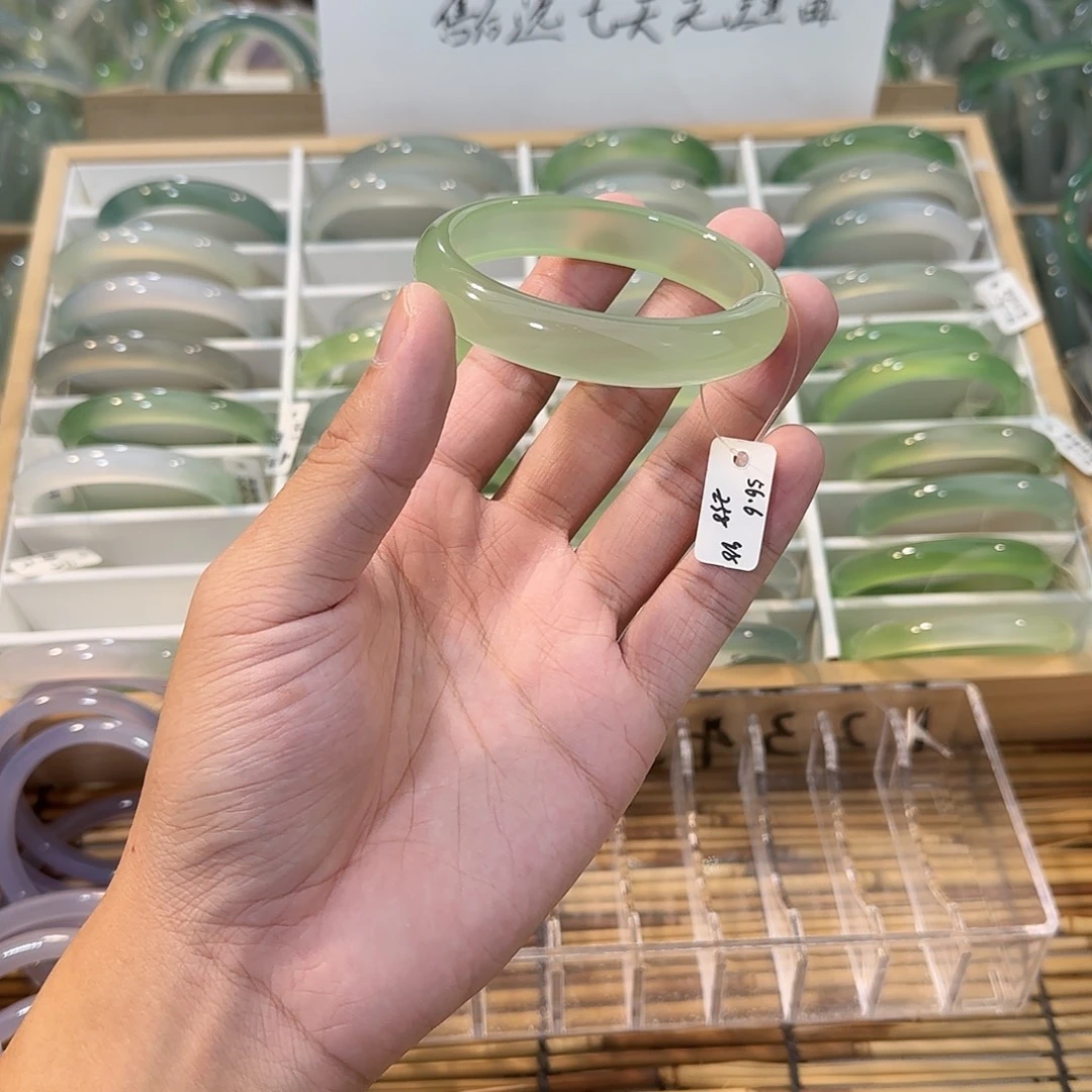 玛瑙/玉髓未镶嵌手镯圈口56.6