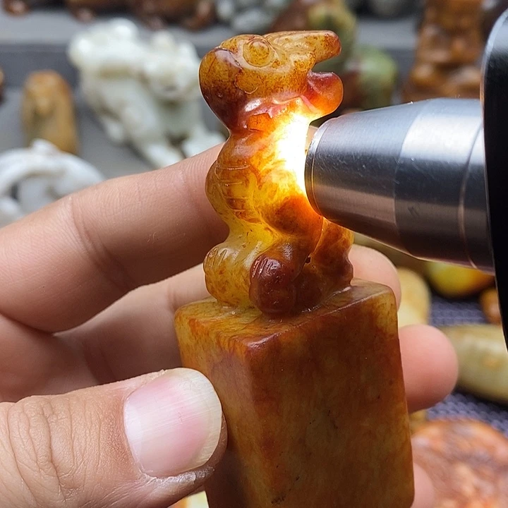 未镶嵌蛇纹石玉颈饰