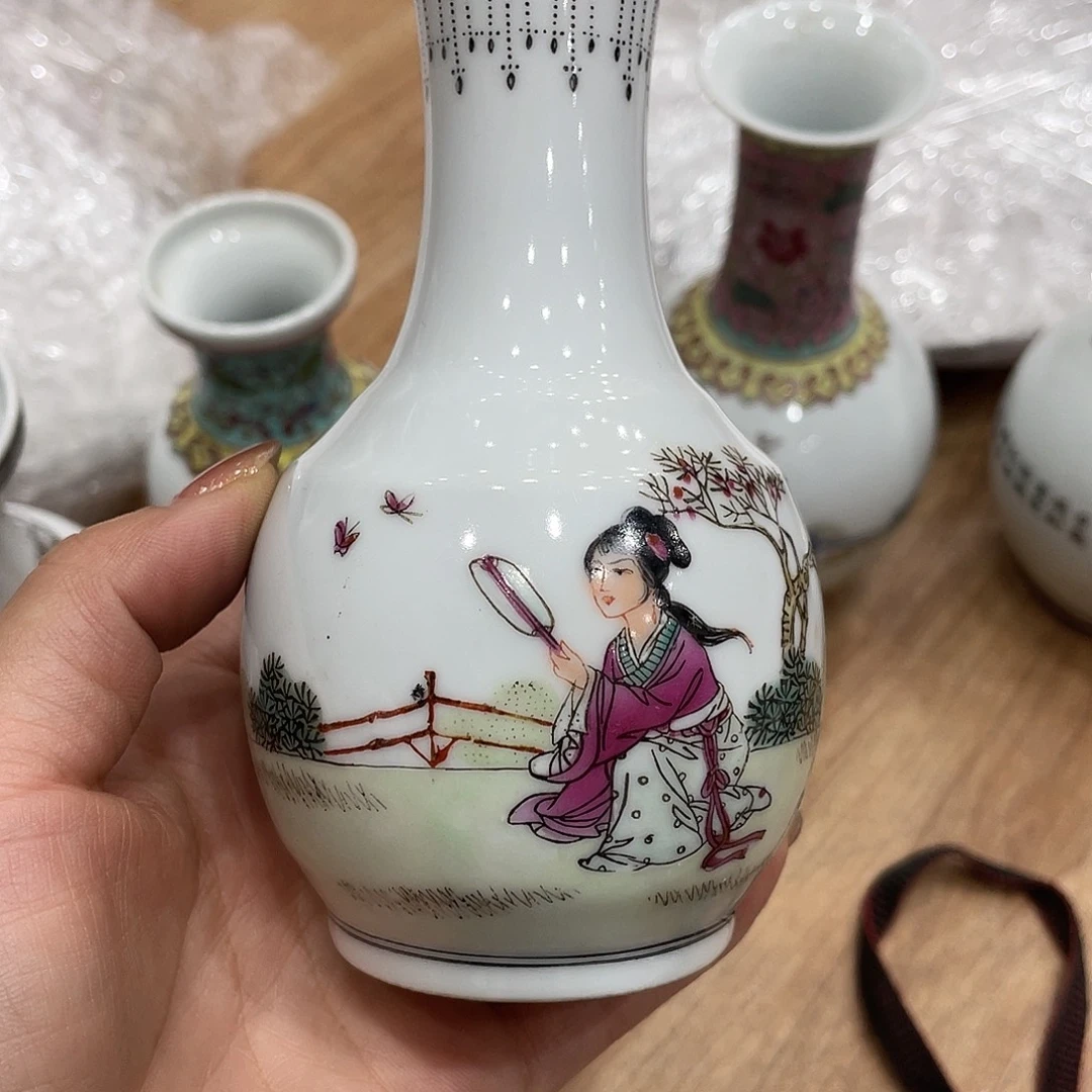 陶景德镇粉彩手绘小花瓶
