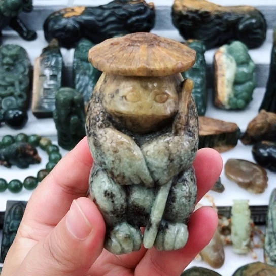 岫岩河磨玉（透闪石质玉）未镶嵌把件