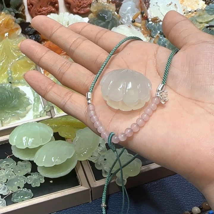 蛇纹石玉未镶嵌吊坠