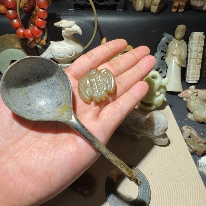 用***9和田玉未镶嵌车挂