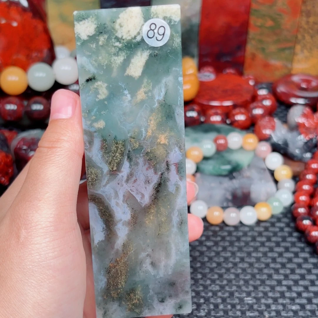 玉桂林鸡血玉印章摆件