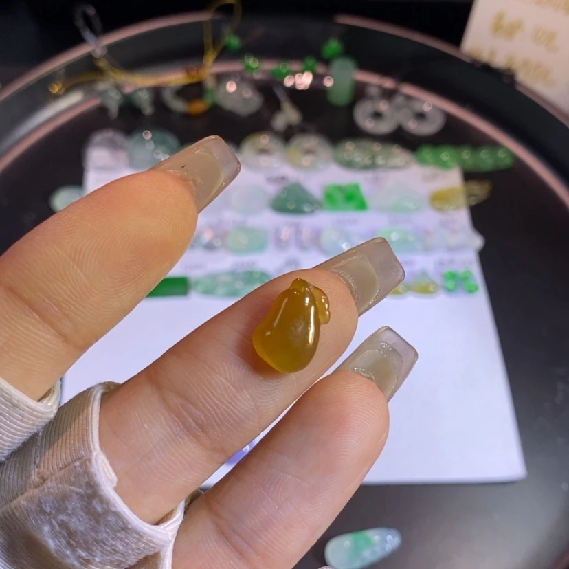 【闪购商品】翡翠挂件未镶嵌瓜