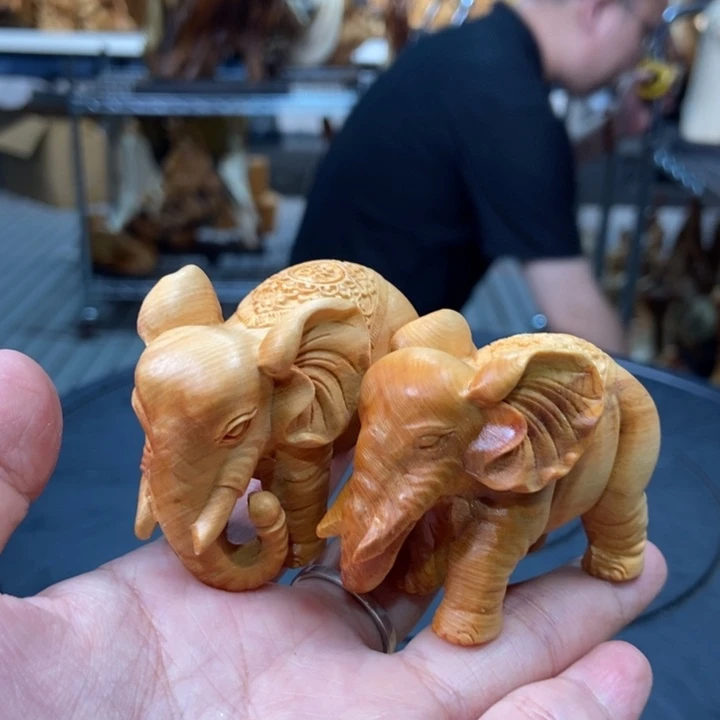 柏木（崖柏）大象一对