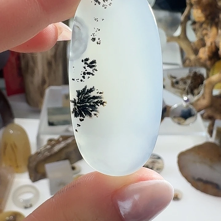 玛瑙/玉髓未镶嵌珠宝奇石