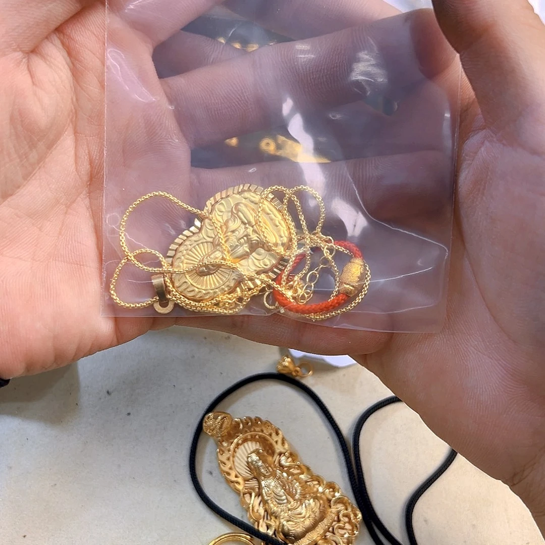 铜合金无关关的吊坠