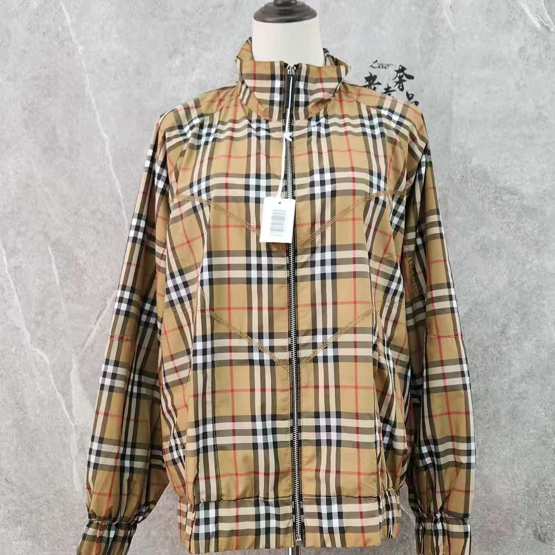 99新 BURBERRY/博柏利 海囤Q/巴宝莉/上衣/M码/yk150390