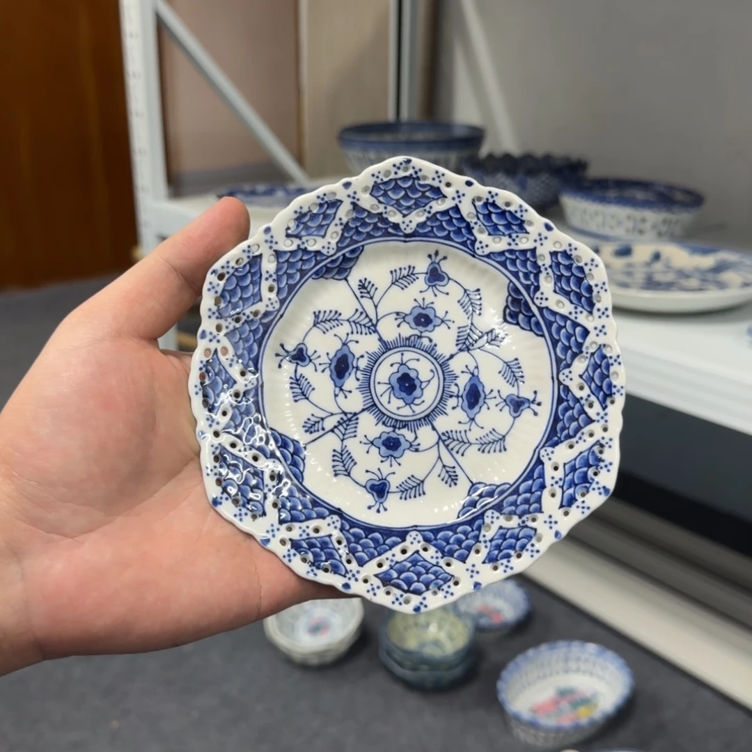 W***s陶陶瓷，默认瑕疵，介意勿拍。