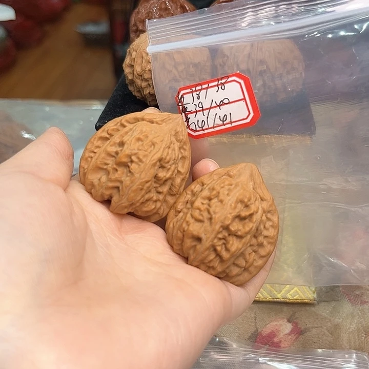 把件文玩核桃赤龙鸡心