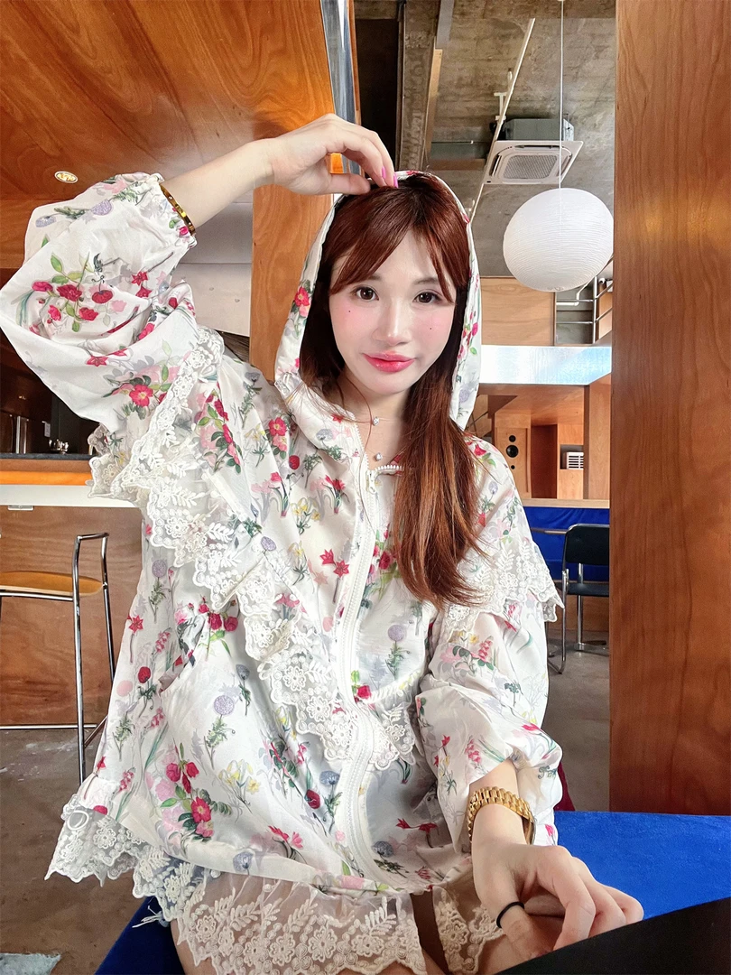 JENNIFER JXLIU唯美泡泡玫瑰花米色蕾丝花边宽松连帽防晒长袖外套