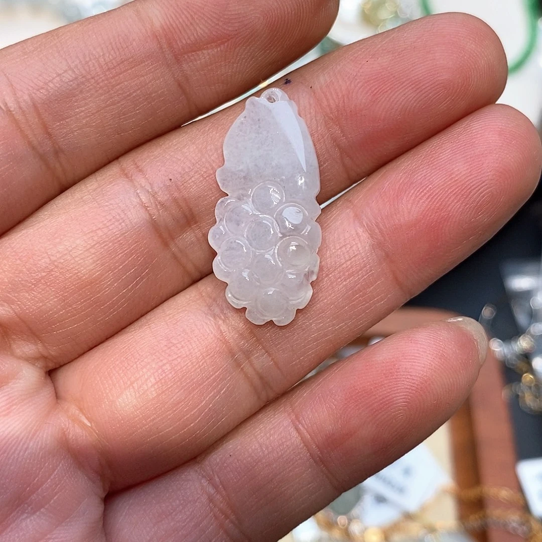 翡翠未镶嵌颈饰葡萄