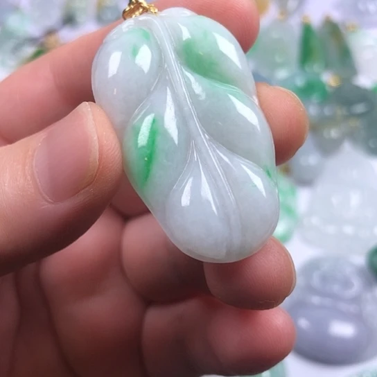微***光翡翠未镶嵌颈饰叶子