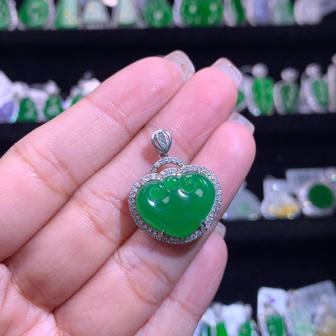 【闪购商品】颈饰银S925镶嵌翡翠