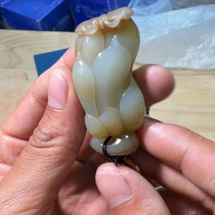未镶嵌和田玉（糖玉）挂件