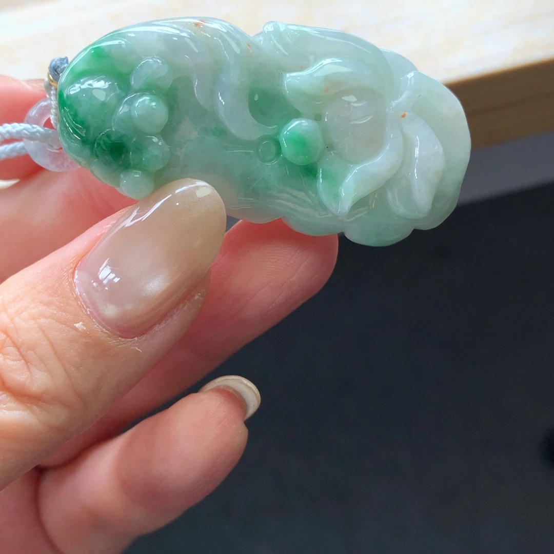 翡翠未镶嵌颈饰吊坠