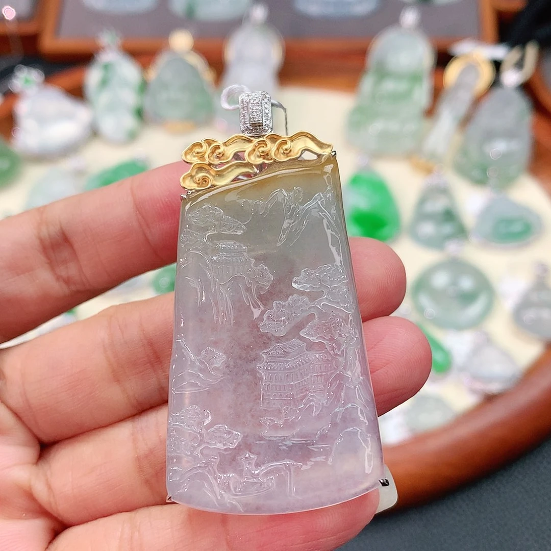 颈饰18K金镶嵌翡翠山水牌