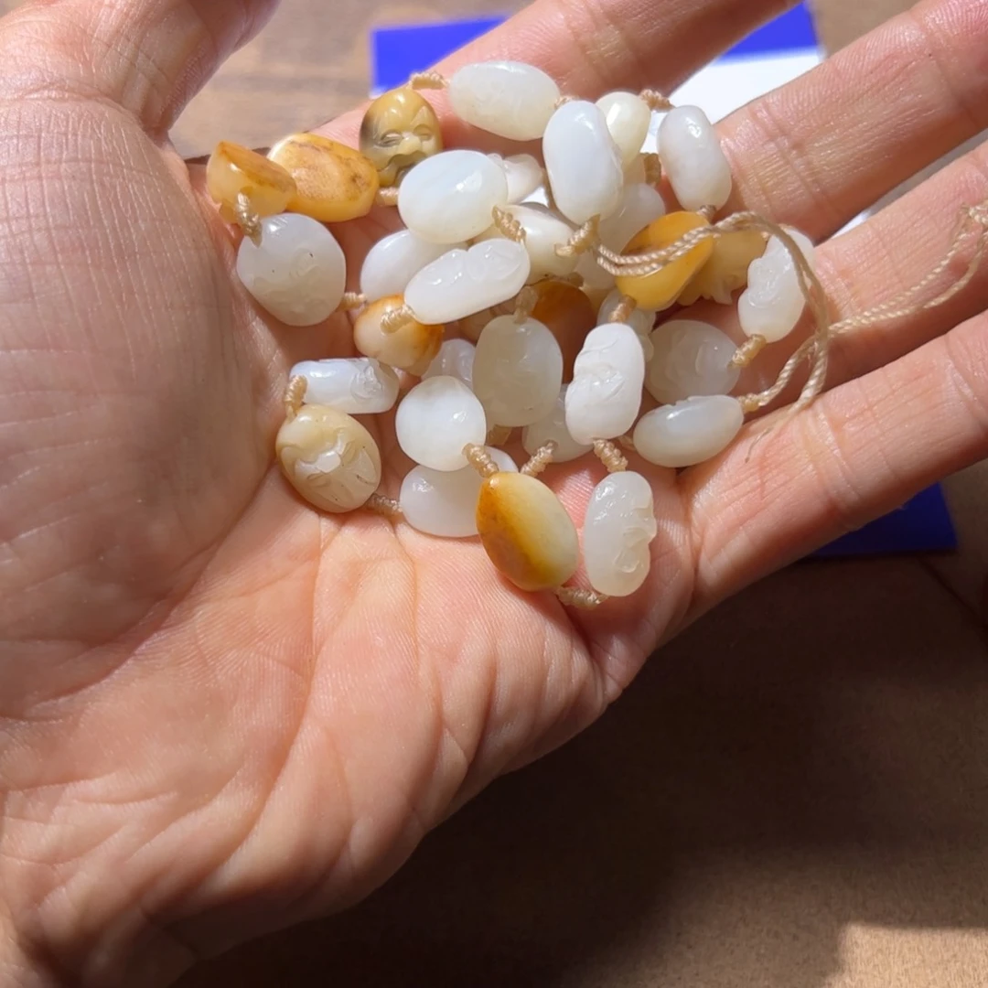 和田玉（糖玉）未镶嵌挂件国**起