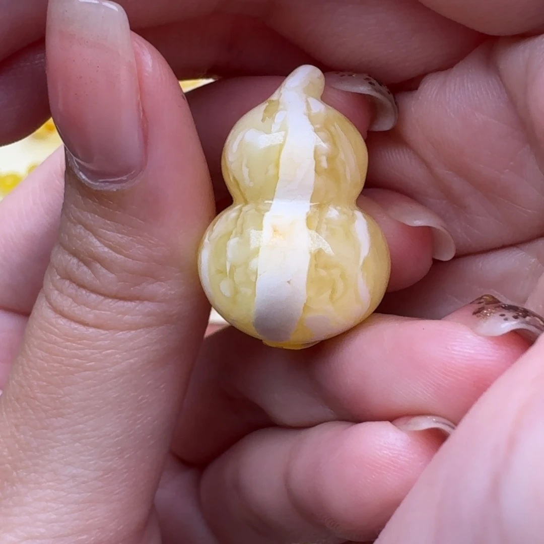 琥珀未镶嵌裸石42号清货价瓷白妖花葫芦