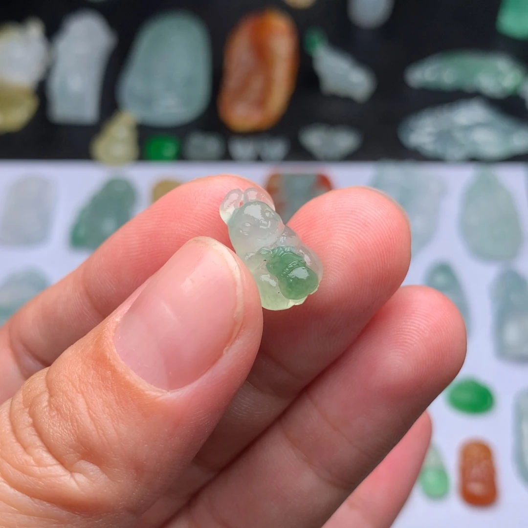 定制翡翠未镶嵌兔子