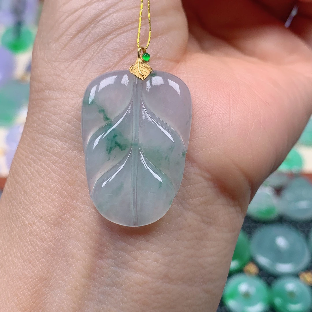 缅甸天然A货翡翠，冰飘花叶子 编号28/526尺寸31-22-3.3