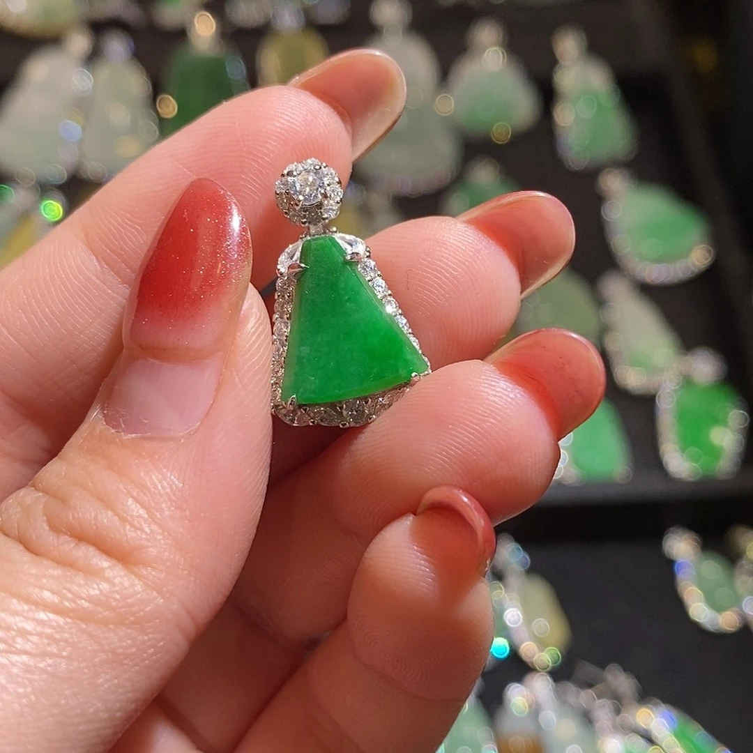 颈饰银S925镶嵌翡翠小*库天然翡翠