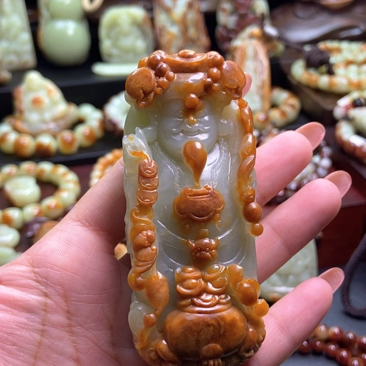 未镶嵌岫岩河磨玉（透闪石质玉）把件