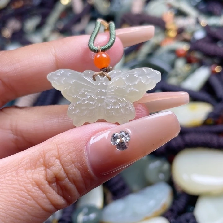 和田玉颈饰未镶嵌