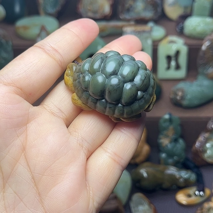 安***墨岫岩河磨玉（透闪石质玉）未镶嵌颈饰