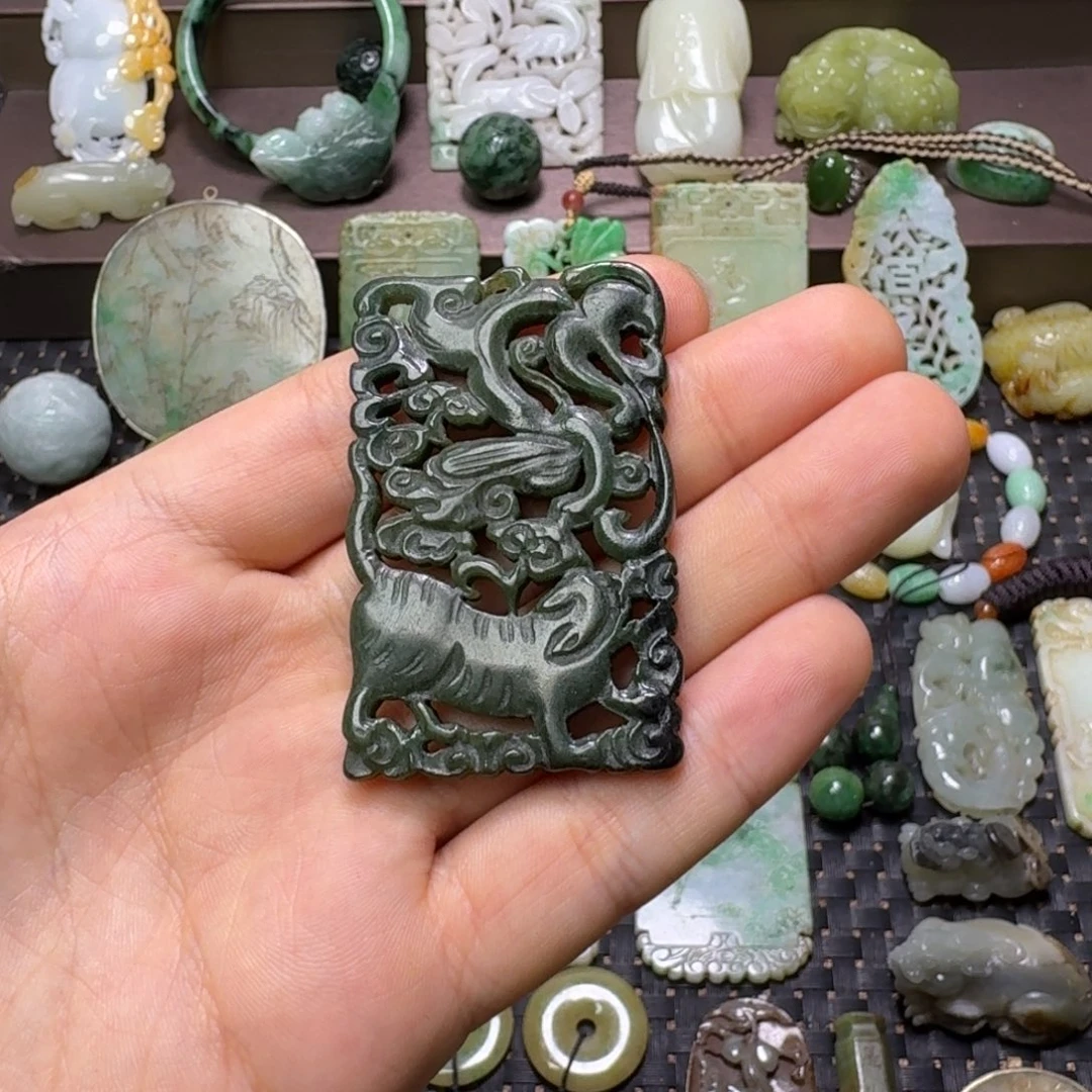 财***来翡翠未镶嵌颈饰翡翠颈饰未镶嵌