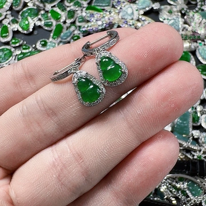 翡翠颈饰未镶嵌天然A货翡翠放漏